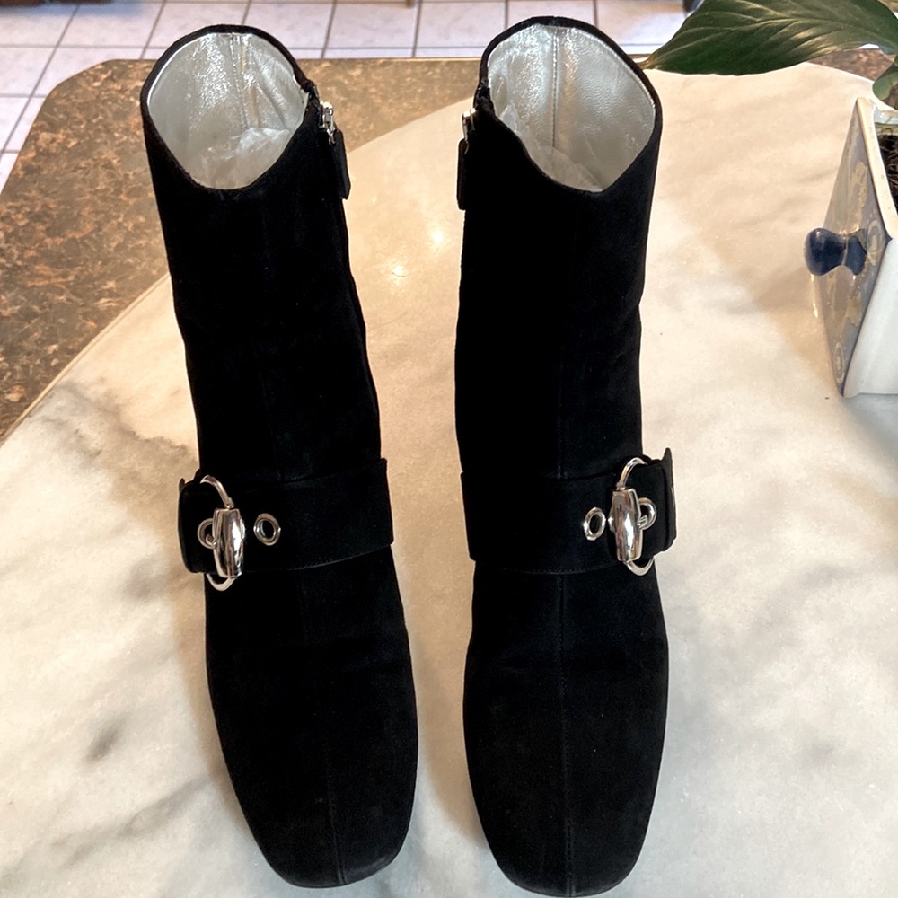Gucci Suede Leather Boots.
